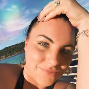 Meet your Posher, Leslie